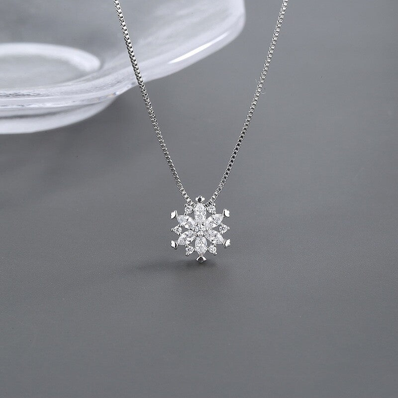 Crystal Snowflake Pendant Necklace 925 Sterling Silver Women Girls Jewellery UK