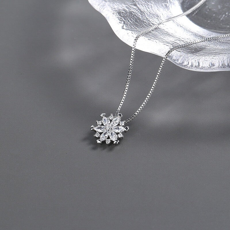 Crystal Snowflake Pendant Necklace 925 Sterling Silver Women Girls Jewellery UK